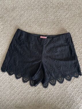 Lilly Pulitzer Black High Waist Lace Scallop Hem Shorts